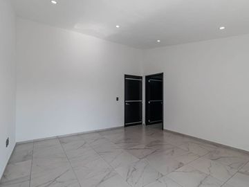 CASA EN VENTA EN CUERNAVACA CON ALBERCA
