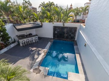 CASA EN VENTA EN CUERNAVACA CON ALBERCA