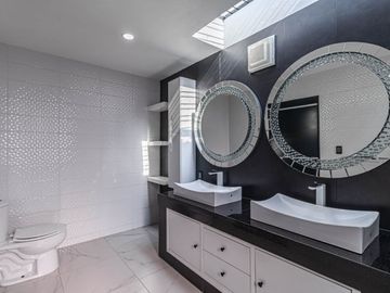 CASA EN VENTA EN CUERNAVACA CON ALBERCA