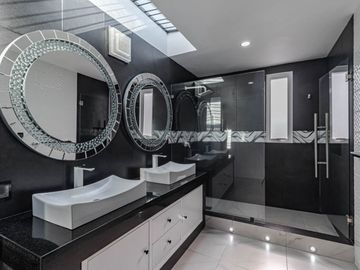 CASA EN VENTA EN CUERNAVACA CON ALBERCA
