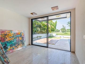 CASA DE LUJO CON ALBERCA Y JARDIN EN VENTA AL SUR DE CUERNAVACA