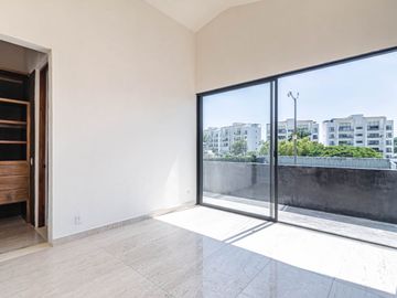 CASA DE LUJO CON ALBERCA Y JARDIN EN VENTA AL SUR DE CUERNAVACA