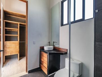 CASA DE LUJO CON ALBERCA Y JARDIN EN VENTA AL SUR DE CUERNAVACA