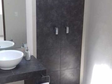 VENTA DE CASA EN RESIDENCIAL BOSQUES DE ICA II EN ZINACANTEPEC A UN COSTADO DE ZAMARRERO