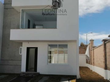 VENTA DE CASA EN RESIDENCIAL BOSQUES DE ICA II EN ZINACANTEPEC A UN COSTADO DE ZAMARRERO