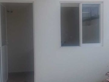 VENTA DE CASA EN RESIDENCIAL BOSQUES DE ICA II EN ZINACANTEPEC A UN COSTADO DE ZAMARRERO