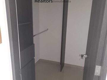VENTA DE CASA EN RESIDENCIAL BOSQUES DE ICA II EN ZINACANTEPEC A UN COSTADO DE ZAMARRERO