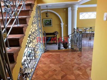 Vendo Casa En San Antonio, Miraflores,