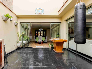 BONITO TRIPLEX UBICADO CERCA AL POLO SURCO