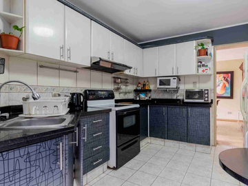 BONITO TRIPLEX UBICADO CERCA AL POLO SURCO