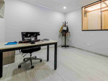 BONITO TRIPLEX UBICADO CERCA AL POLO SURCO