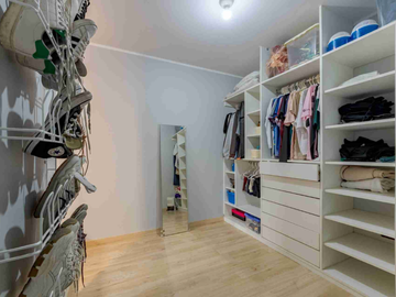 BONITO TRIPLEX UBICADO CERCA AL POLO SURCO