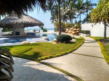 Departamento de tres recamaras en venta a tan solo unos pasos de la playa