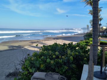 Departamento de tres recamaras en venta a tan solo unos pasos de la playa