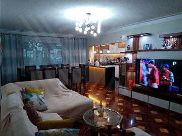 DEPARTAMENTO RECIEN  REMODELADO EN SAN ISIDRO-PRIMER PISO (Cerca de La Bombonniere)