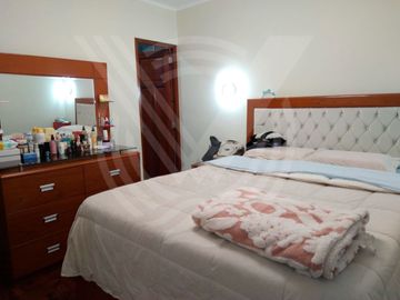 DEPARTAMENTO RECIEN  REMODELADO EN SAN ISIDRO-PRIMER PISO (Cerca de La Bombonniere)