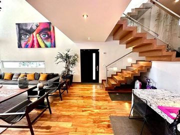 Hermosa casa en Cumbres del Lago