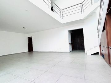 Casa de autor en la Ceiba, Zibatá