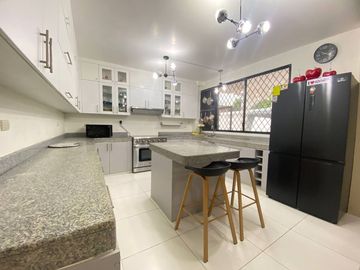 casa de venta en manta zona sur santa martha