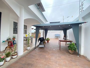 casa de venta en manta zona sur santa martha