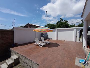 casa de venta en manta zona sur santa martha