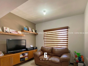 CASA EN VENTA EN VALLE ESCONDIDO EN ESQUINA