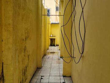 Venta de Casa de 3 plantas con piscina en La Garzota, conjunto cerrado, A 3 cuadras de la Avenida Guillermo Pareja