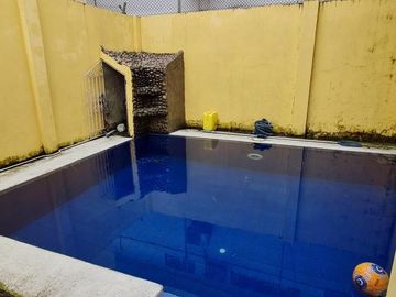 Venta de Casa de 3 plantas con piscina en La Garzota, conjunto cerrado, A 3 cuadras de la Avenida Guillermo Pareja