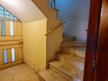 Venta de Casa de 3 plantas con piscina en La Garzota, conjunto cerrado, A 3 cuadras de la Avenida Guillermo Pareja