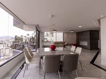 VENTA DE OPORTUNIDAD: DEPARTAMENTO REMODELADO en Urb. Jardines del Batan., El Batán Quito, Ecuador