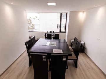 VENTA DE OPORTUNIDAD: DEPARTAMENTO REMODELADO en Urb. Jardines del Batan., El Batán Quito, Ecuador