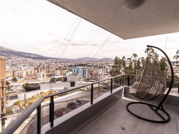 VENTA DE OPORTUNIDAD: DEPARTAMENTO REMODELADO en Urb. Jardines del Batan., El Batán Quito, Ecuador