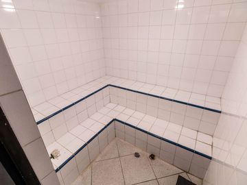VENTA DE OPORTUNIDAD: DEPARTAMENTO REMODELADO en Urb. Jardines del Batan., El Batán Quito, Ecuador