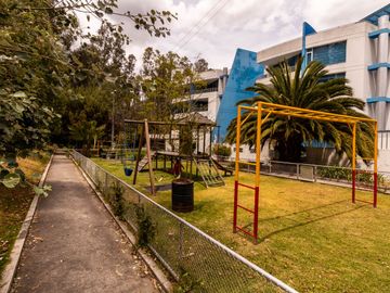 VENTA DE OPORTUNIDAD: DEPARTAMENTO REMODELADO en Urb. Jardines del Batan., El Batán Quito, Ecuador