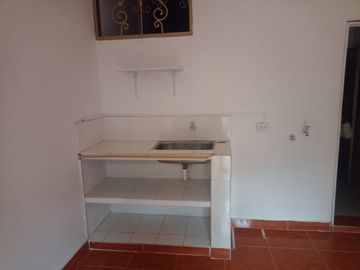 VENTA DE CASA EN MELGAR CON RENTA