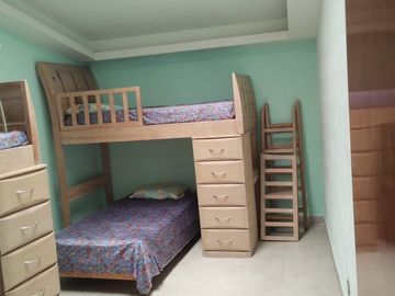 Venta de casa de un nivel con bungalow en Lomas de Cuernavaca, Temixco, Morelos
