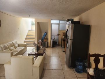Venta de casa en el Cerrito cerca del Tepetate.