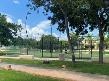 Casa en venta con acabados de lujo ubicada en Yucatan Country club Mérida con increíbles amenidades y campo de golf