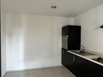 Casa EN VENTA en fraccionamiento atrás de Plaza San Diego