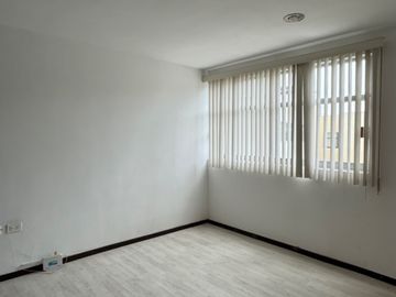 Casa EN VENTA en fraccionamiento atrás de Plaza San Diego
