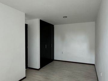 Casa EN VENTA en fraccionamiento atrás de Plaza San Diego