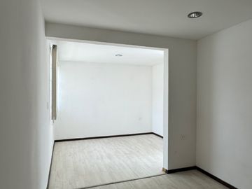 Casa EN VENTA en fraccionamiento atrás de Plaza San Diego