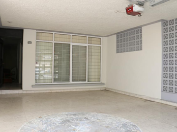 CASA DE UN PISO EN VENTA EN COL. MITRAS CENTRO, MONTERREY.