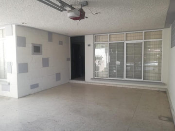 CASA DE UN PISO EN VENTA EN COL. MITRAS CENTRO, MONTERREY.