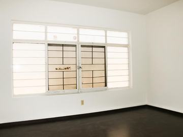 CASA DE UN PISO EN VENTA EN COL. MITRAS CENTRO, MONTERREY.