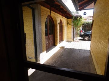 CASA CUMBAYA CERCA USFQ PILLAGUA