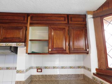 CASA CUMBAYA CERCA USFQ PILLAGUA