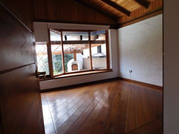 CASA CUMBAYA CERCA USFQ PILLAGUA