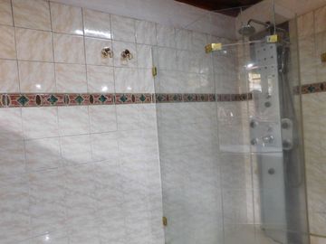 CASA CUMBAYA CERCA USFQ PILLAGUA