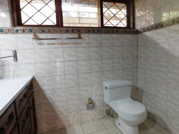 CASA CUMBAYA CERCA USFQ PILLAGUA